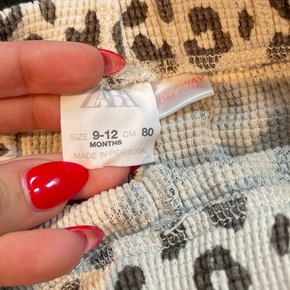 Zara Toddler Cheetah Pants, like new condition, 9-12mo - Picture 4 of 4